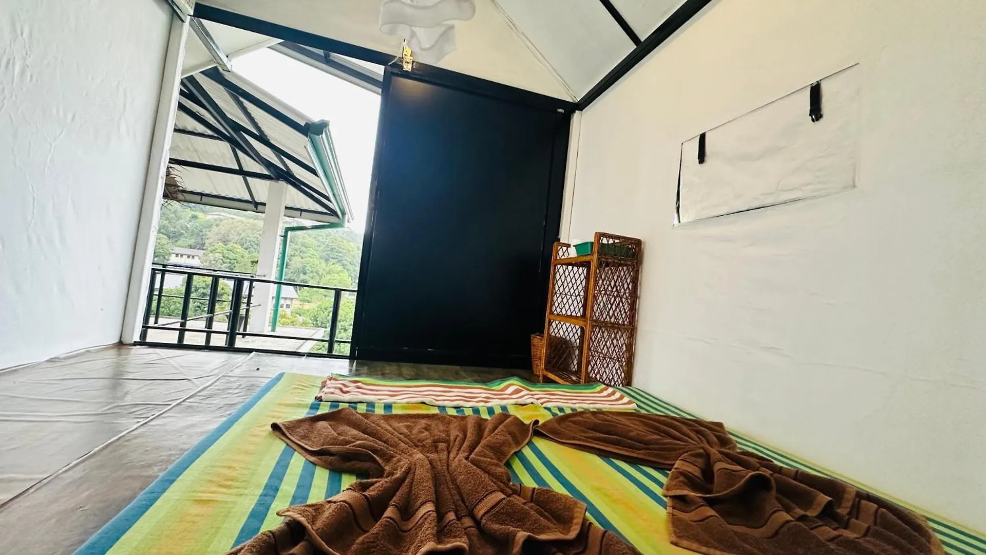 The Sky Tents Kandy 0*,