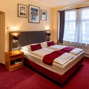 https://pension-u-lilie.praguehotelsweb.com